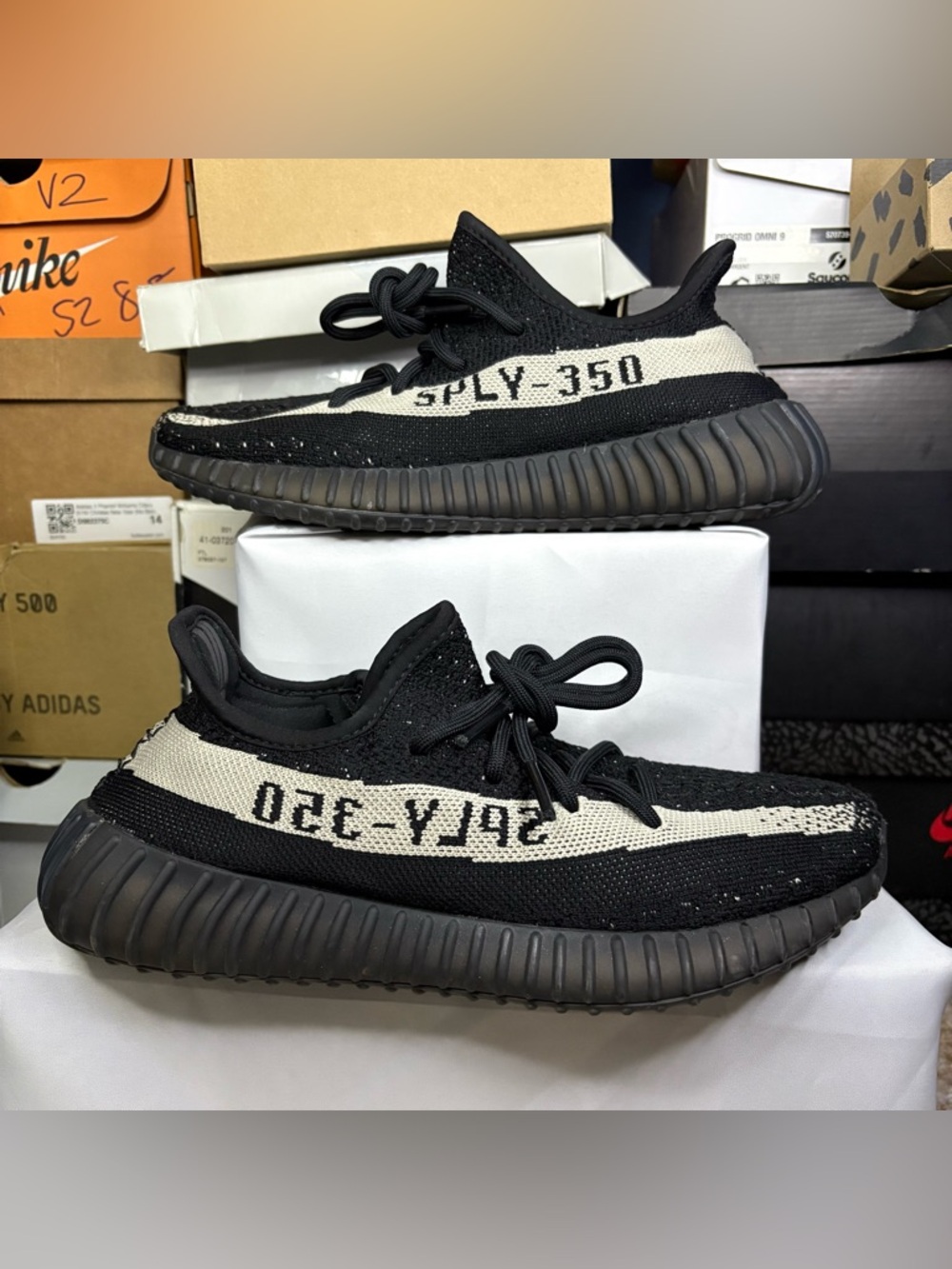 Size 7.5 - adidas Yeezy Boost 350 V2 Low Oreo